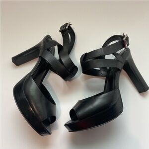 Lauren Ralph Lauren Saydee
Leather Platform Heels Burnished Vachetta Blk 6